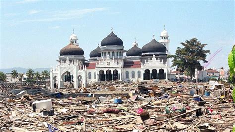 gambar gempa bumi dan tsunami aceh